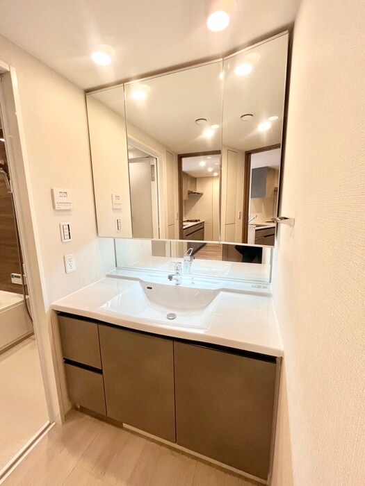 物件内観写真13　(洗面)