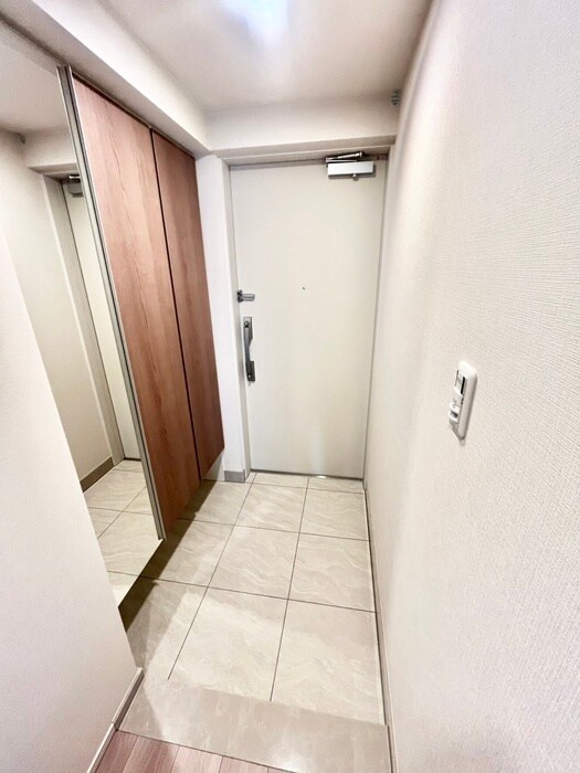 物件内観写真15　(玄関)