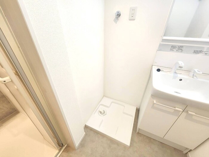 物件内観写真11　(洗濯機置場)