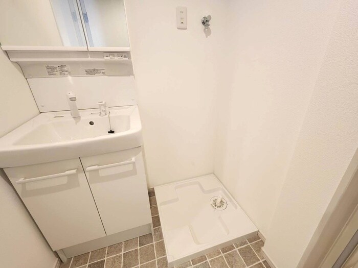 物件内観写真11　(洗濯機置場)