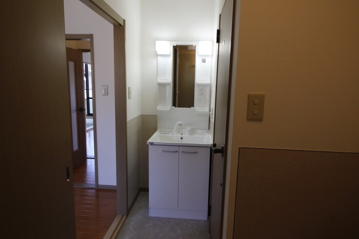 物件内観写真9　(洗面)