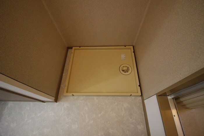 物件内観写真10　(洗濯機置場)