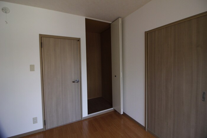 物件内観写真18　(収納)