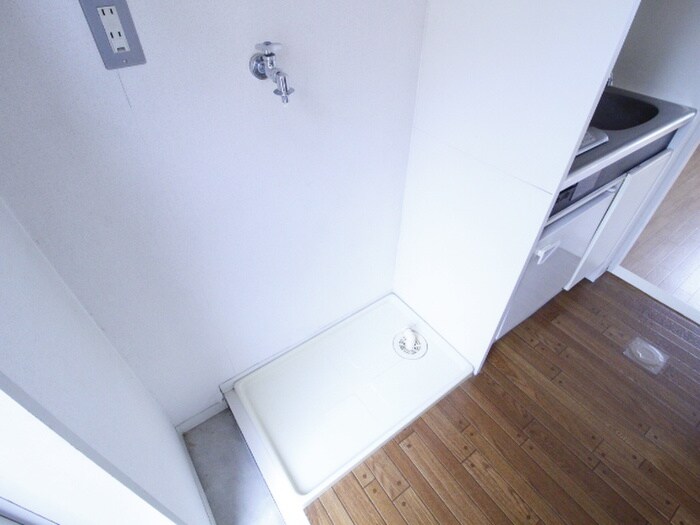 物件内観写真9　(洗濯機置場)