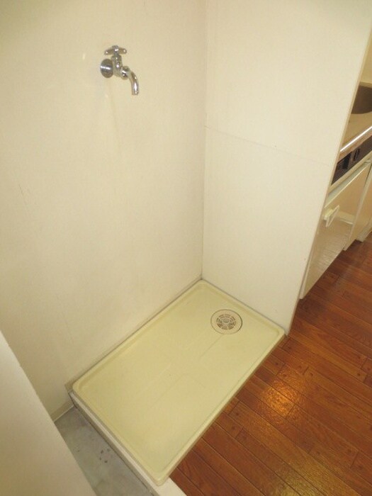 物件内観写真9　(洗濯機置場)