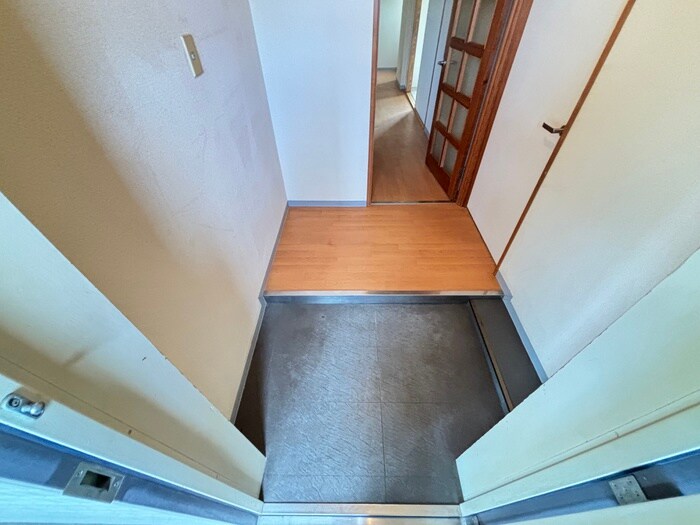 物件内観写真15　(玄関)