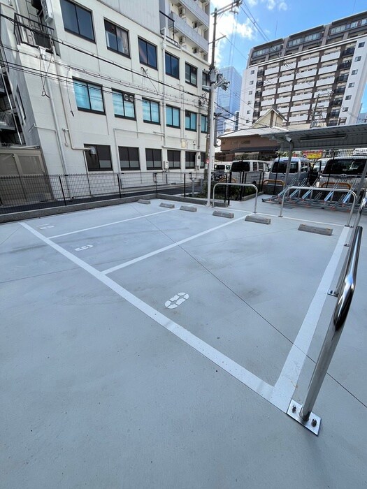 物件外観写真3　(駐車場)