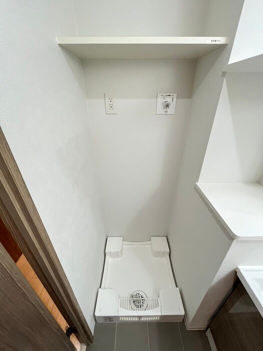 物件内観写真11　(洗濯機置場)
