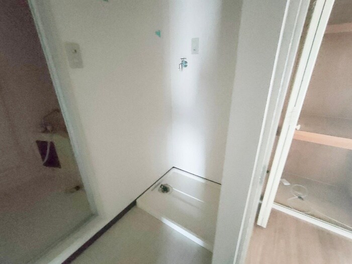物件内観写真15　(洗濯機置場)
