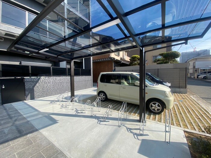 物件外観写真4　(駐輪場)