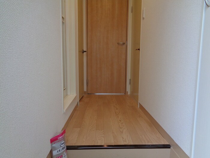 物件内観写真18　(廊下)