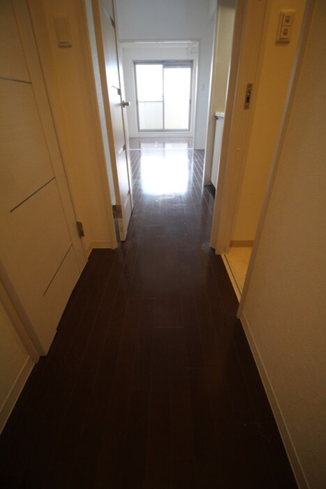 物件内観写真17　(廊下)