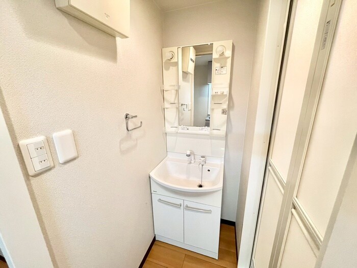 物件内観写真11　(洗面)