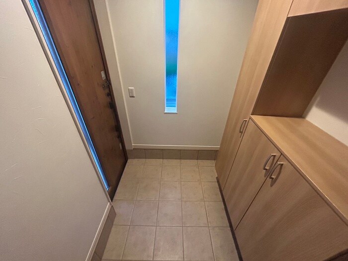 物件内観写真7　(玄関)