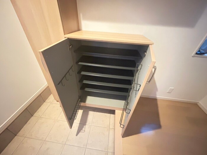 物件内観写真8　(靴箱)