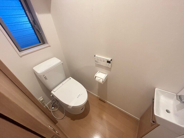 物件内観写真9　(トイレ)