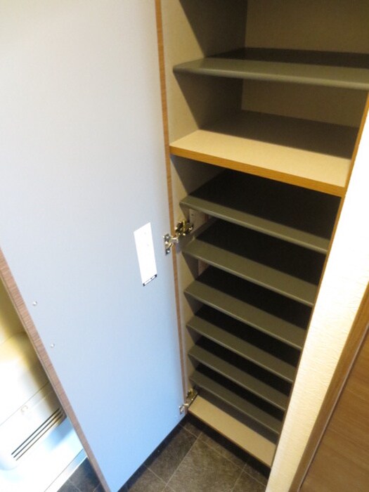 物件内観写真8　(靴箱)