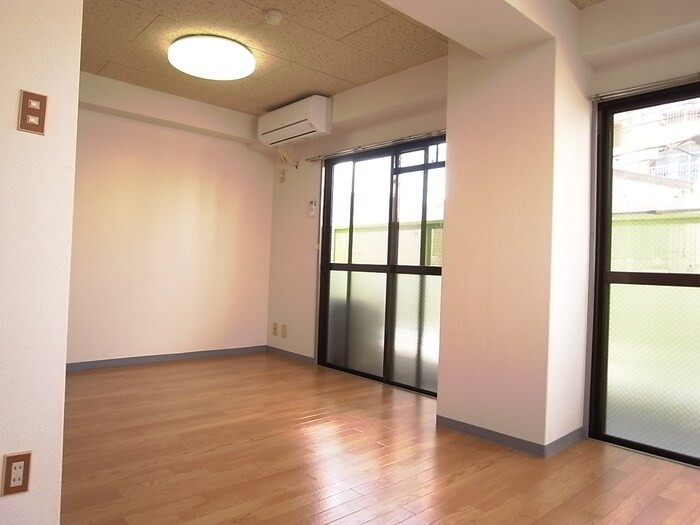 物件内観写真13　(居室)