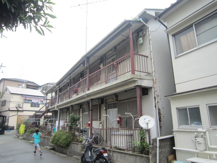 物件外観写真2　(エントランス部分)