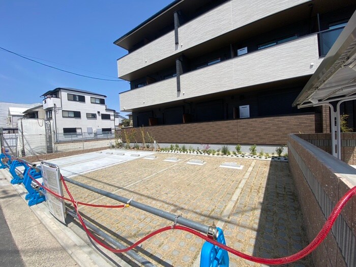 物件外観写真2　(駐車場)