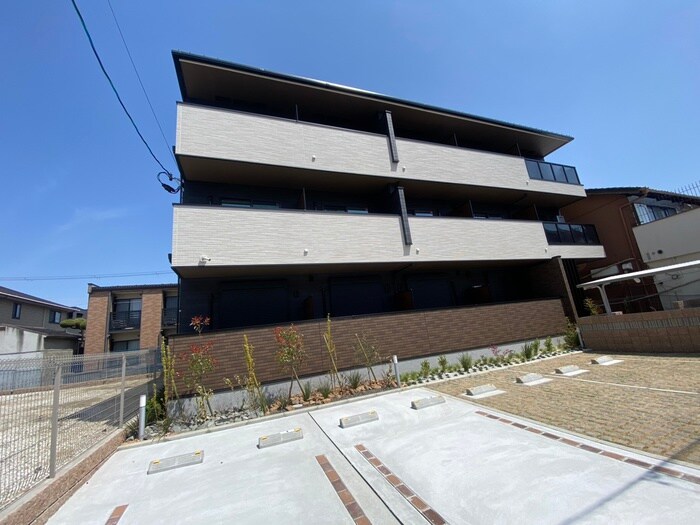 物件外観写真3　(外観写真)