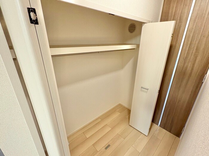 物件内観写真18　(収納)