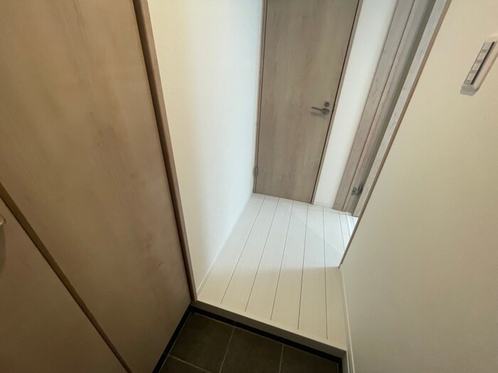 物件内観写真7　(玄関)