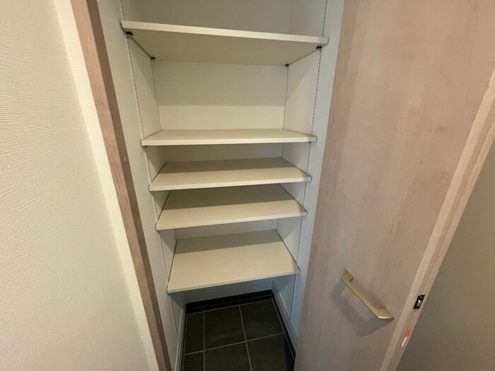 物件内観写真8　(靴箱)