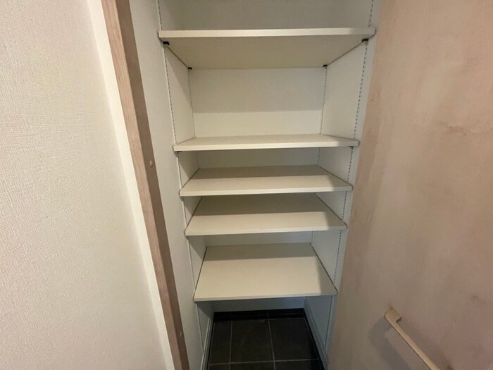 物件内観写真8　(靴箱)