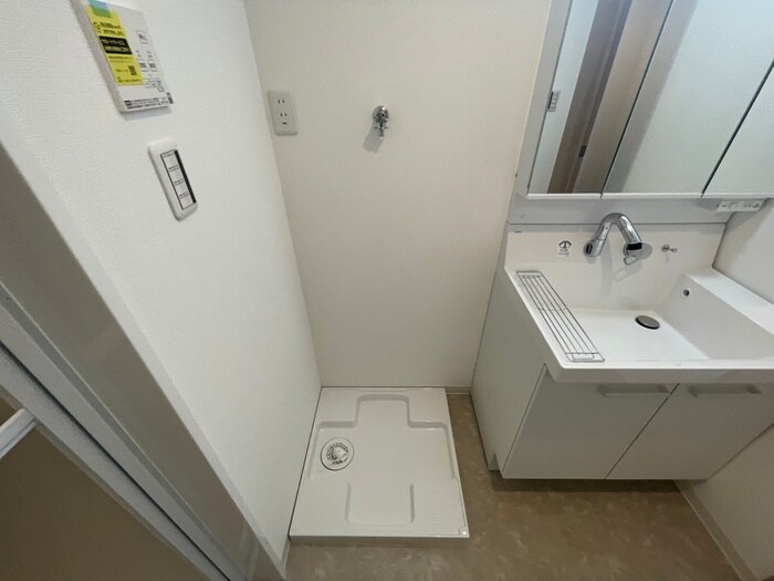 物件内観写真9　(洗濯機置場)