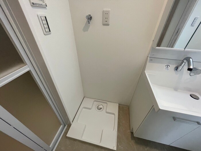 物件内観写真9　(洗濯機置場)