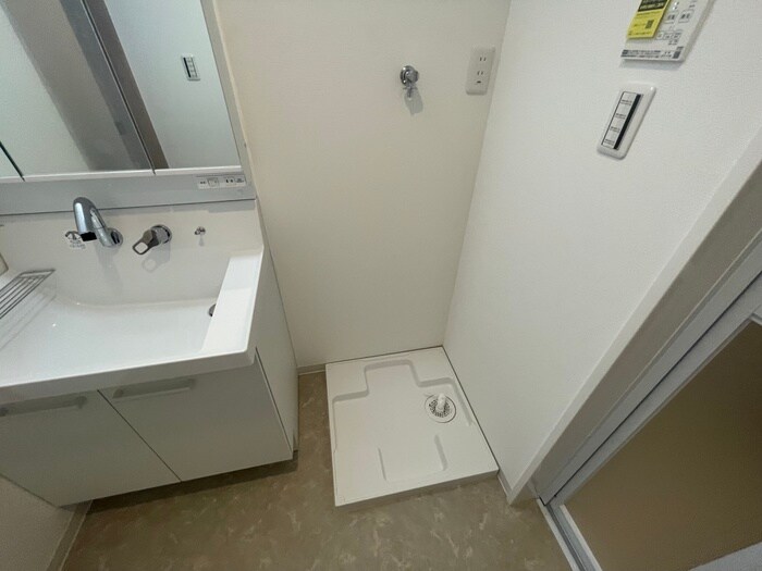 物件内観写真10　(洗濯機置場)