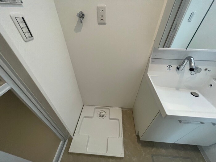 物件内観写真10　(洗濯機置場)