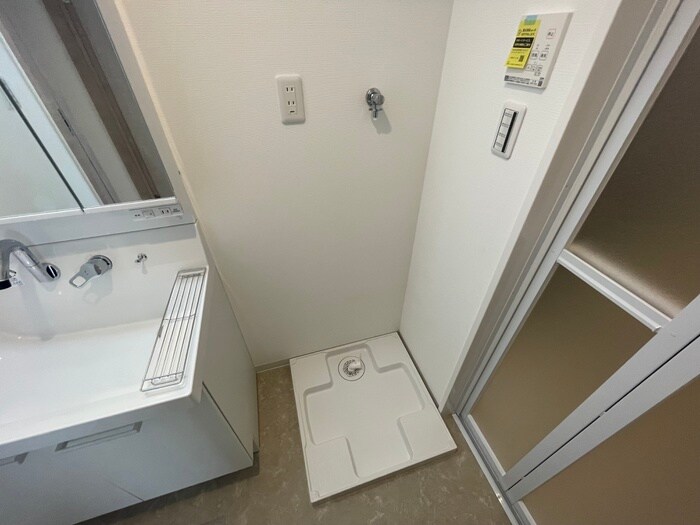 物件内観写真11　(洗濯機置場)