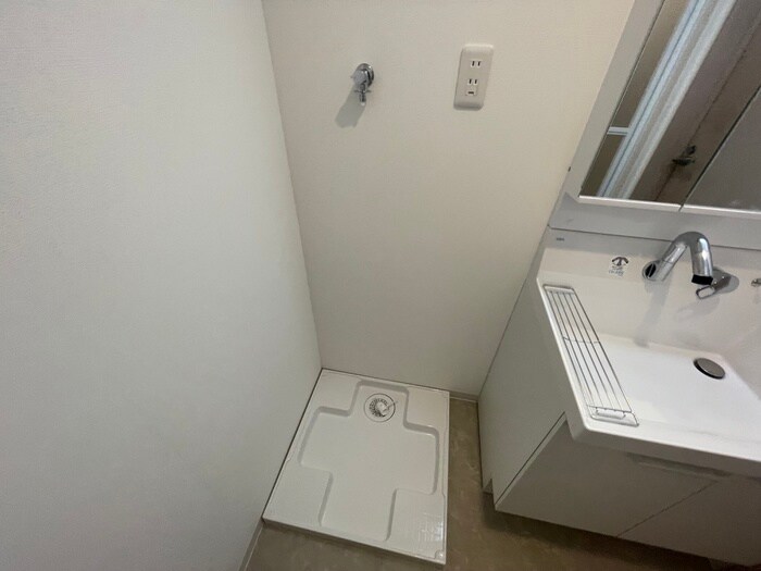 物件内観写真16　(洗濯機置場)