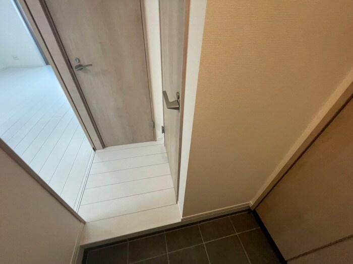 物件内観写真17　(玄関)