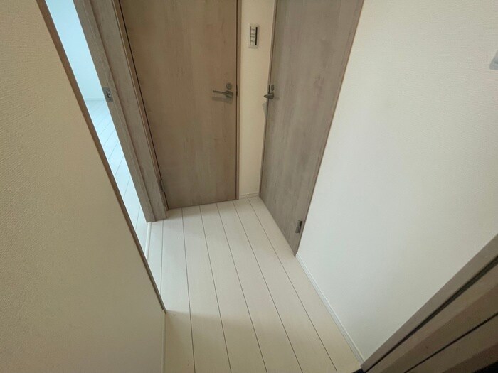 物件内観写真18　(玄関)