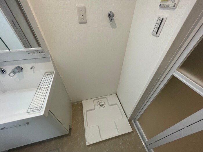 物件内観写真18　(洗濯機置場)