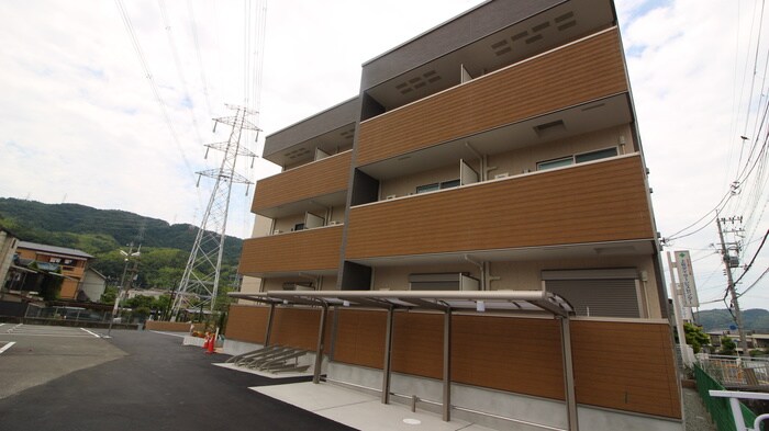 物件外観写真2　(外観写真)