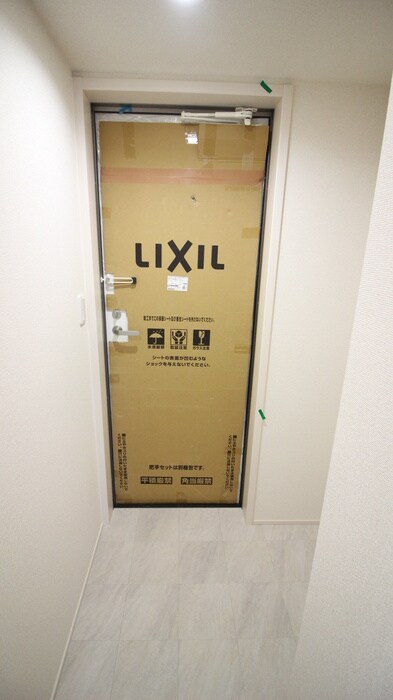 物件内観写真7　(玄関)