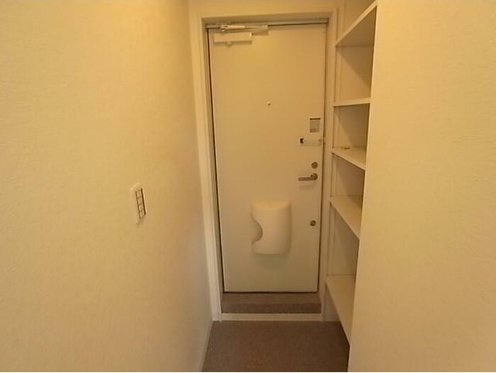 物件内観写真15　(玄関)