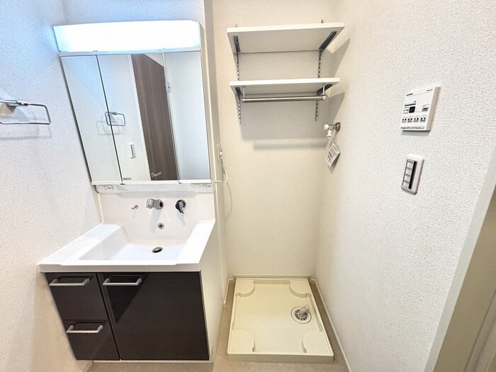 物件内観写真11　(洗濯機置場)