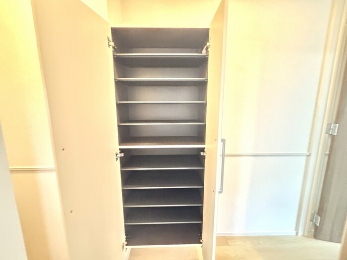 物件内観写真18　(靴箱)