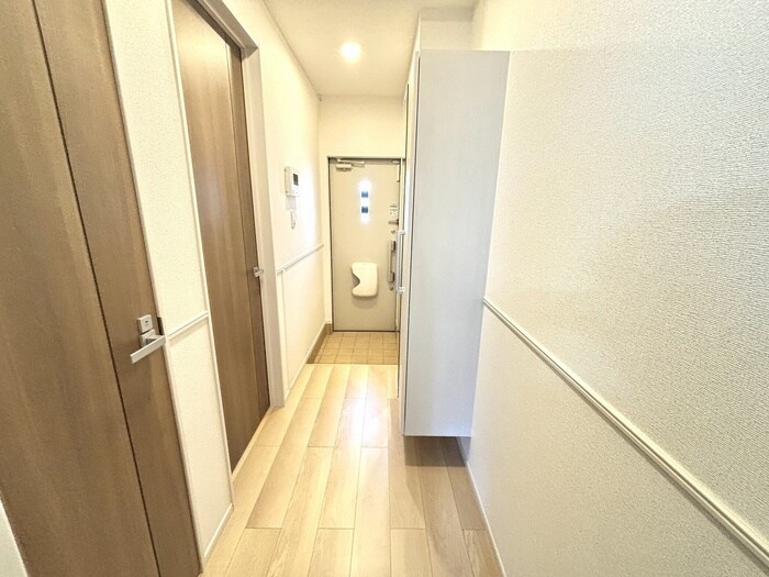 物件内観写真19　(廊下)