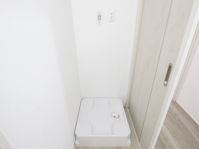 物件内観写真15　(洗濯機置場)