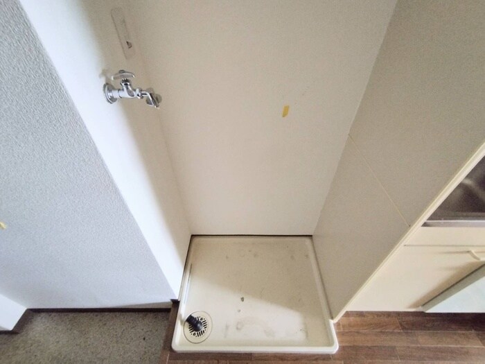 物件内観写真18　(洗濯機置場)