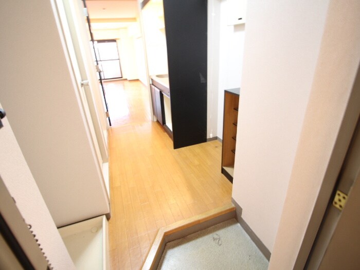 物件内観写真11　(玄関)