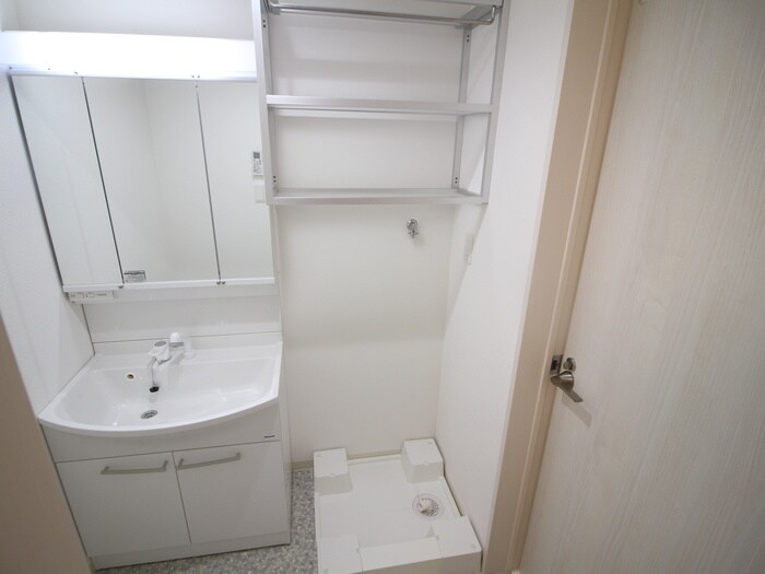 物件内観写真18　(洗濯機置場)