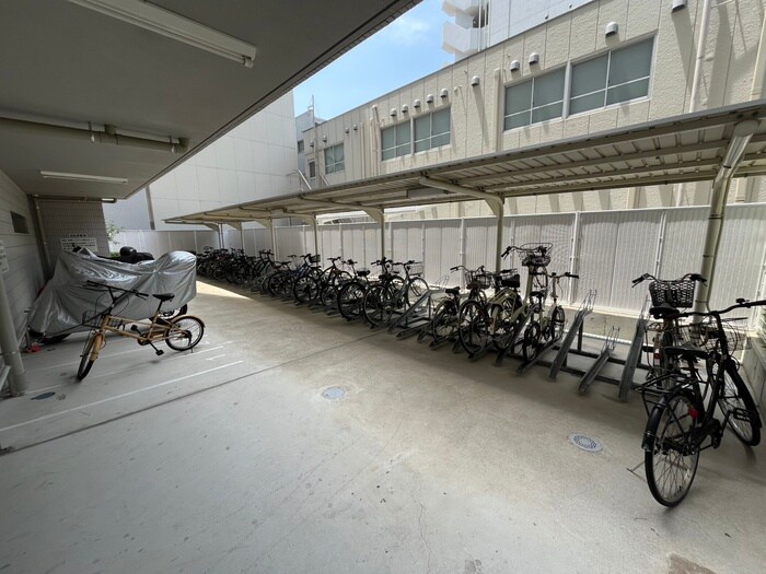 物件外観写真4　(駐輪場)