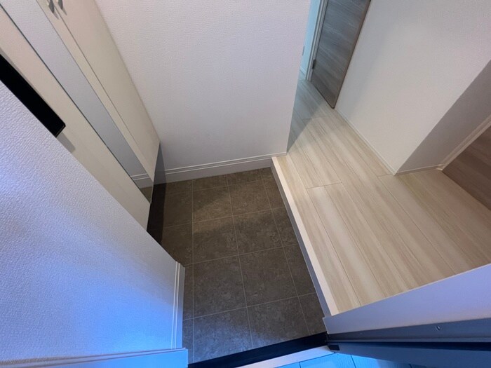 物件内観写真16　(玄関)